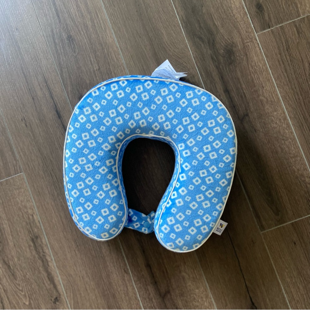 TRAVEL NECK PILLOW
